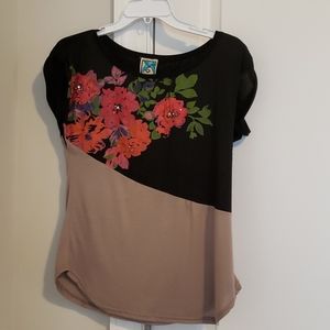 Sophyline Short Sleeve Top